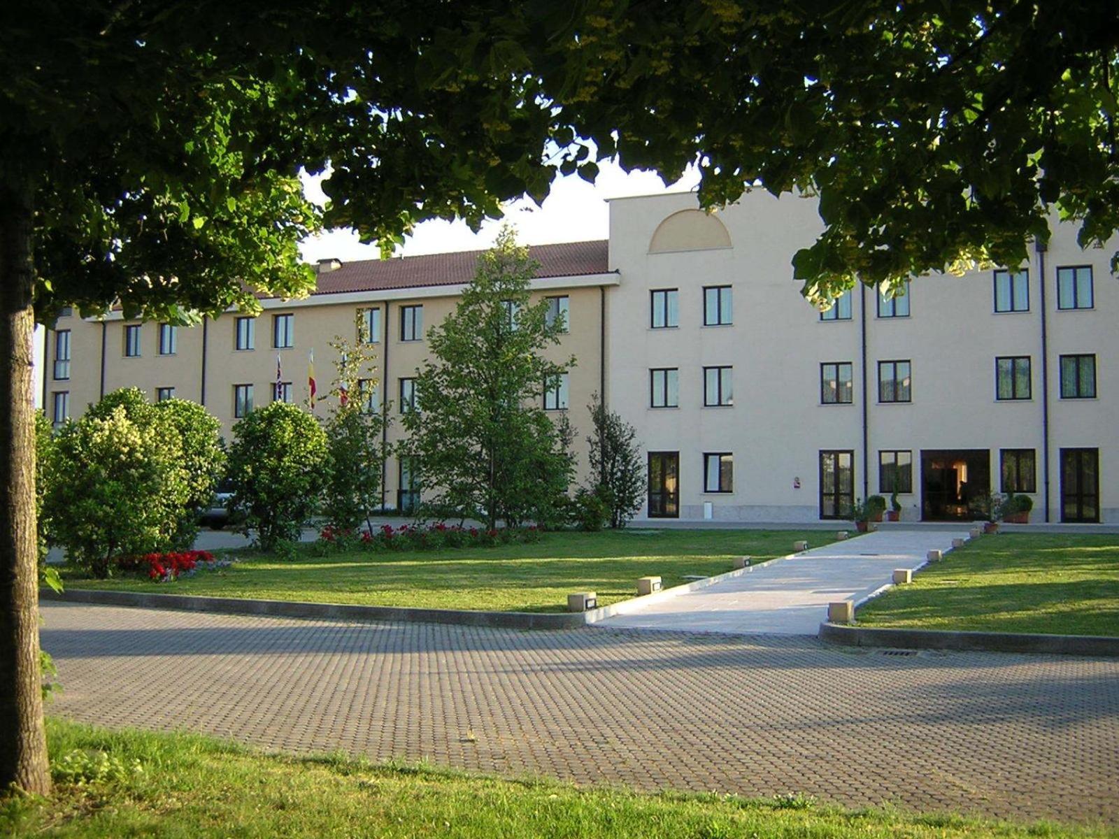 Una Hotels Occhiobello Zewnętrze zdjęcie