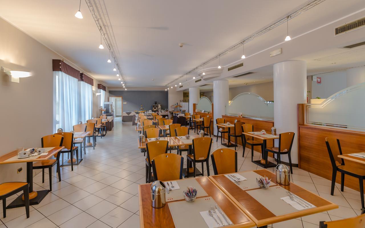 Una Hotels Occhiobello Zewnętrze zdjęcie