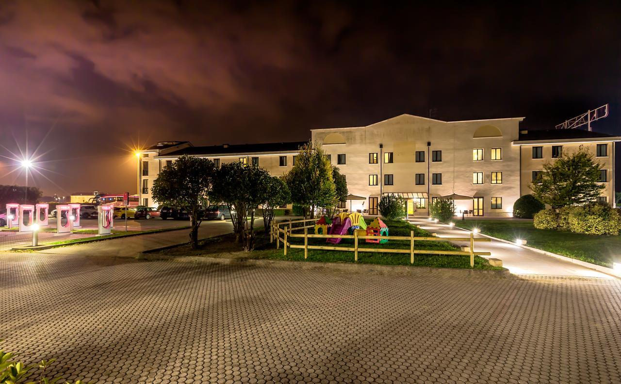 Una Hotels Occhiobello Zewnętrze zdjęcie