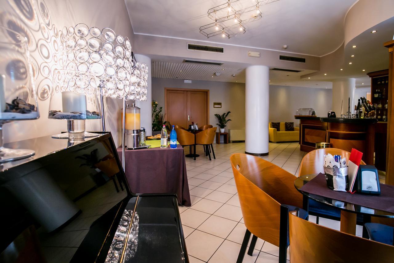 Una Hotels Occhiobello Zewnętrze zdjęcie