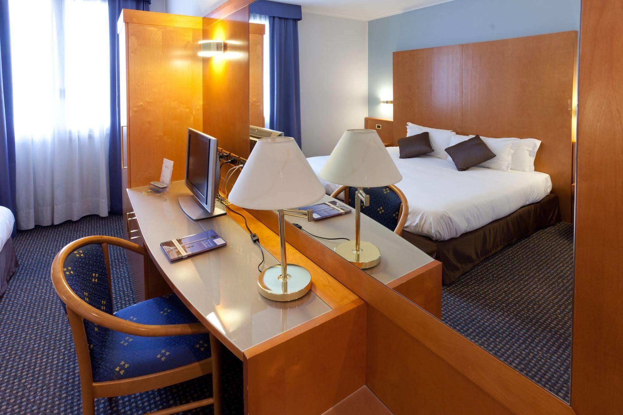 Una Hotels Occhiobello Zewnętrze zdjęcie