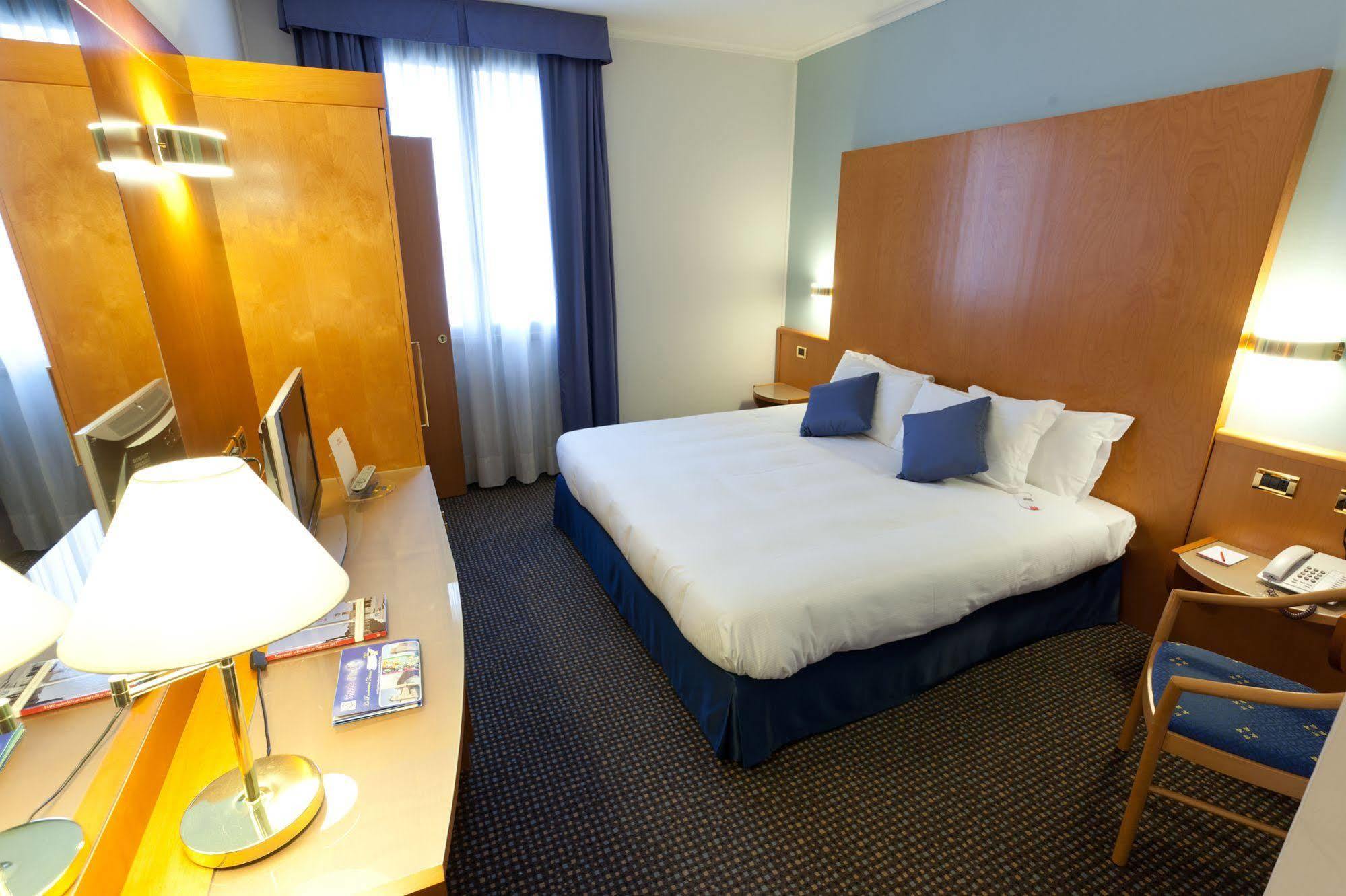 Una Hotels Occhiobello Zewnętrze zdjęcie